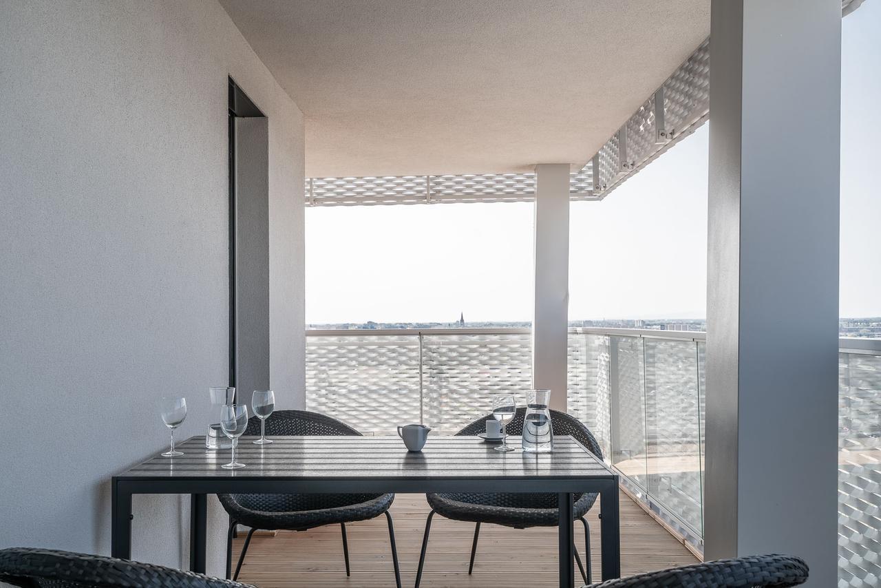 Rentplanet - Apartamenty Atal Tower Wroclaw Bagian luar foto